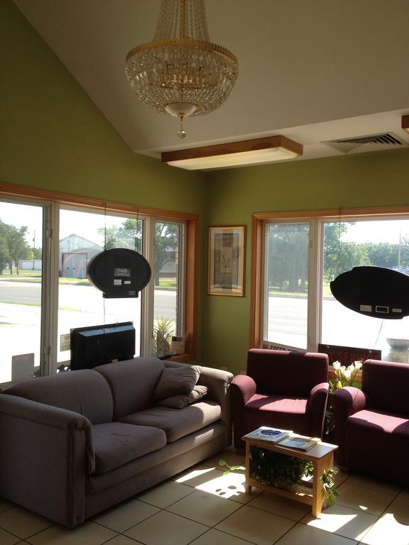 Trails West Motel South Hutchinson Luaran gambar